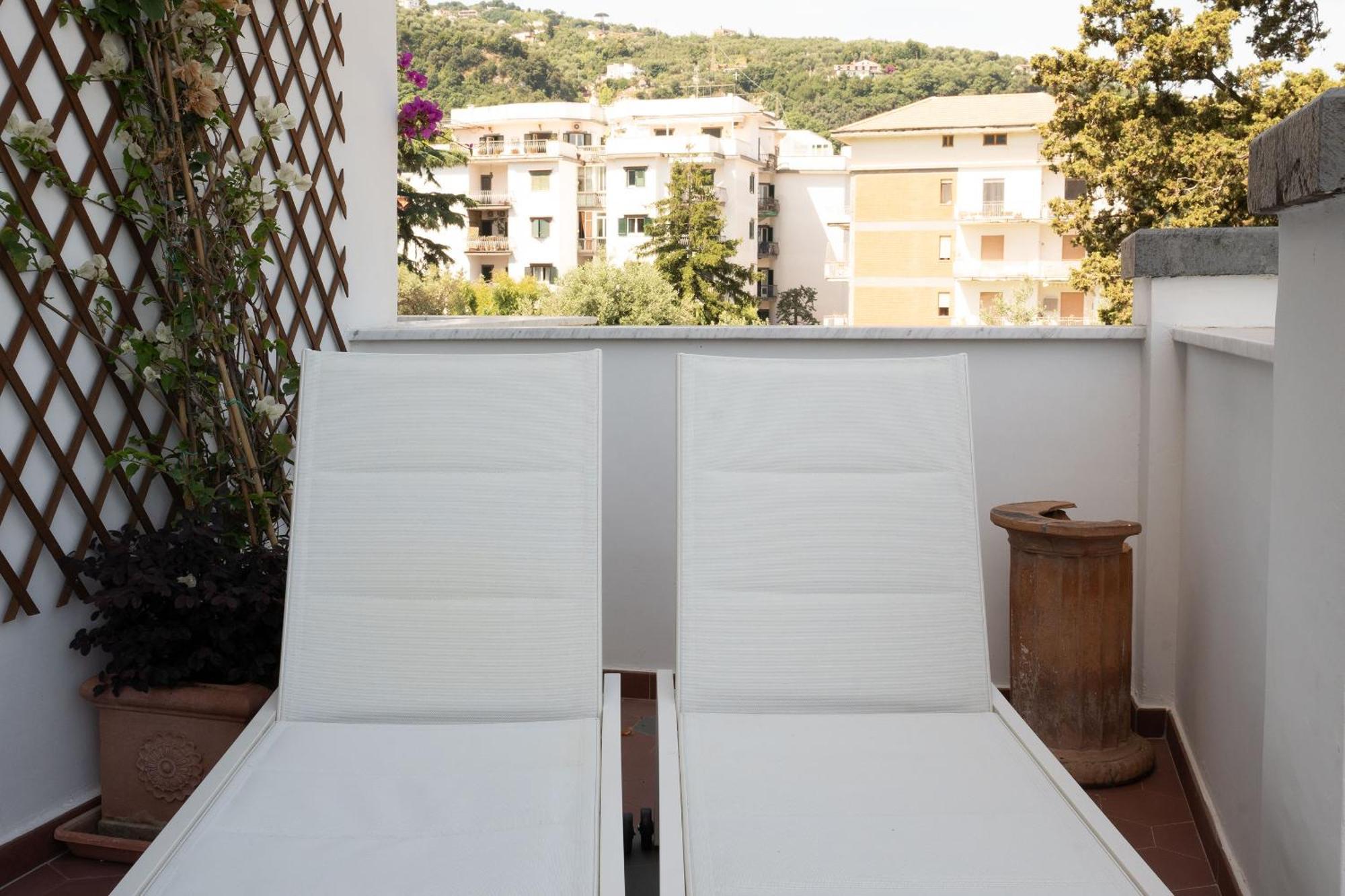 Hotel Casa Enzina à Sorrente Extérieur photo